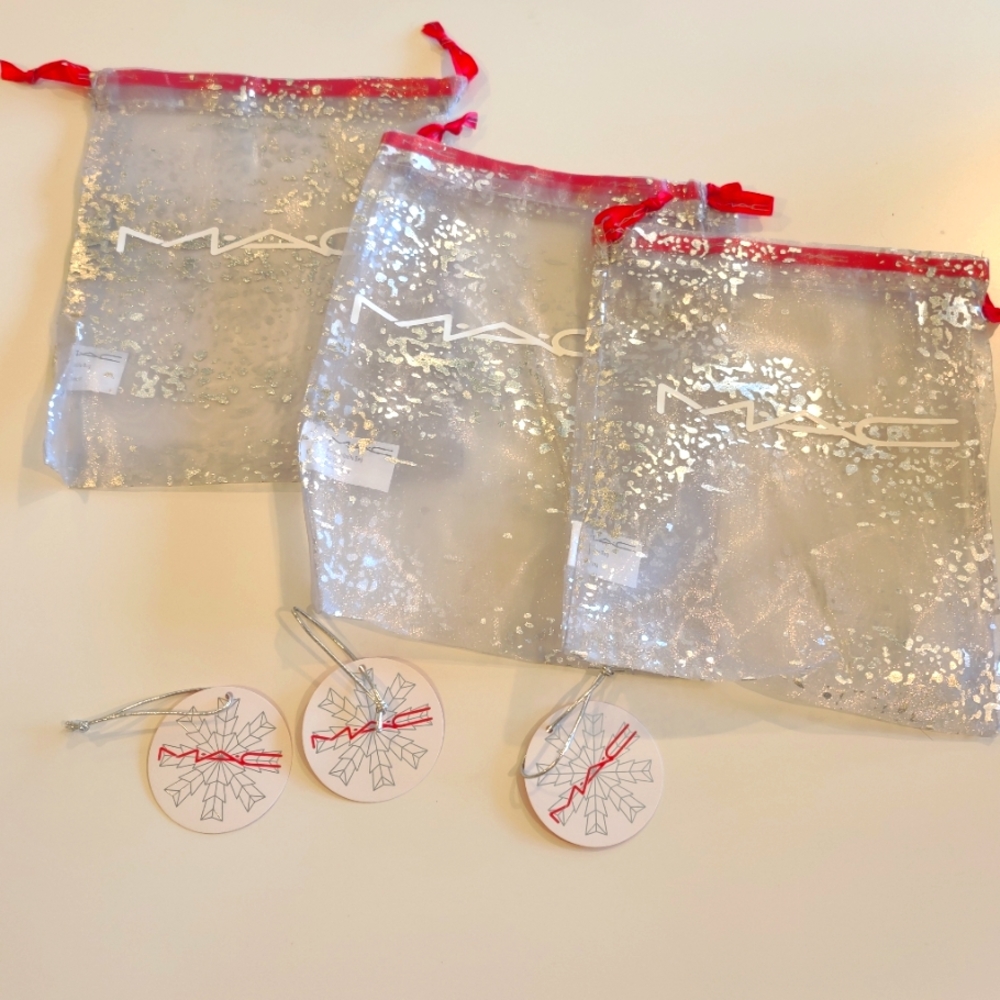 NWT - MAC Holiday Gift Bags for Cosmetics